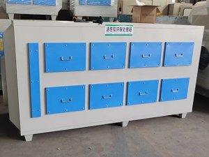 活性炭設(shè)備處理箱